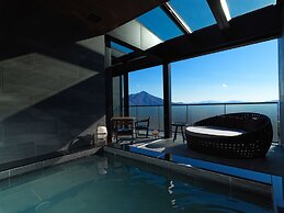 Lake Shikotsu Tsuruga Besso Ao no Za