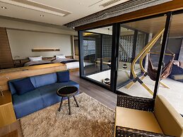 Lake Shikotsu Tsuruga Besso Ao no Za