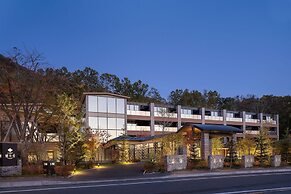 Lake Shikotsu Tsuruga Besso Ao no Za