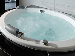 Lake Shikotsu Tsuruga Besso Ao no Za