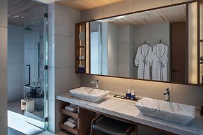 Lake Shikotsu Tsuruga Besso Ao no Za