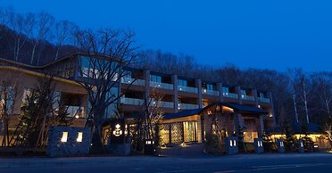 Lake Shikotsu Tsuruga Besso Ao no Za