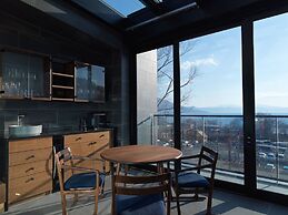 Lake Shikotsu Tsuruga Besso Ao no Za