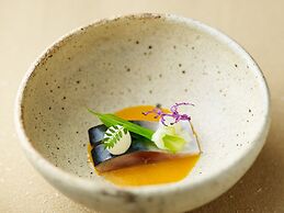 Lake Shikotsu Tsuruga Besso Ao no Za