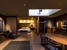 Lake Shikotsu Tsuruga Besso Ao no Za