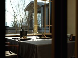 Lake Shikotsu Tsuruga Besso Ao no Za