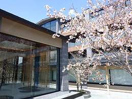 Lake Shikotsu Tsuruga Besso Ao no Za