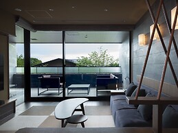 Lake Shikotsu Tsuruga Besso Ao no Za