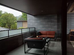 Lake Shikotsu Tsuruga Besso Ao no Za