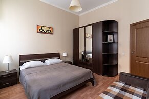 Four-room apartment on Nevsky 106