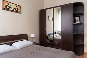 Four-room apartment on Nevsky 106