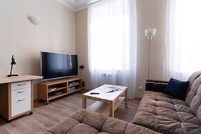 Four-room apartment on Nevsky 106