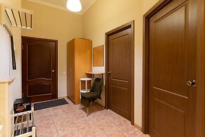 Four-room apartment on Nevsky 106