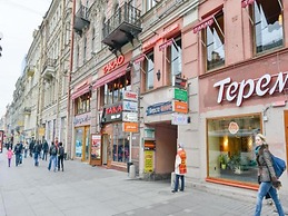 Four-room apartment on Nevsky 106