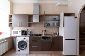 Four-room apartment on Nevsky 106