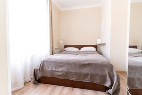 Four-room apartment on Nevsky 106