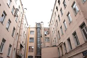 Four-room apartment on Nevsky 106