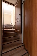 Four-room apartment on Nevsky 106