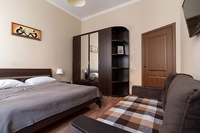 Four-room apartment on Nevsky 106