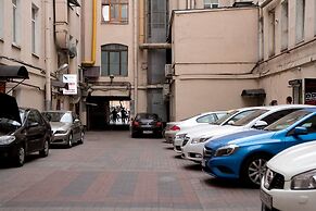 Four-room apartment on Nevsky 106