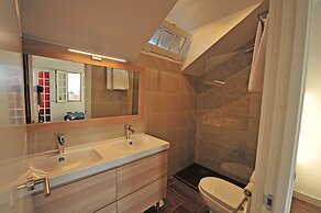 Casa Cinco Dormitorios Acceso Playa