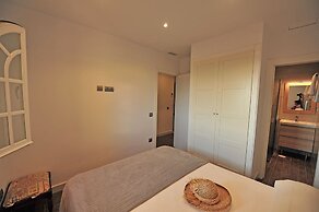 Casa Cinco Dormitorios Acceso Playa