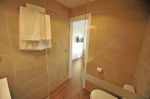 Casa Cinco Dormitorios Acceso Playa