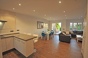 Casa Cinco Dormitorios Acceso Playa