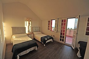 Casa Cinco Dormitorios Acceso Playa