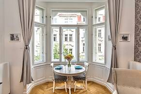 The Old Town Square & Parizska Apartments