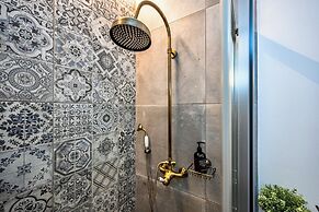 The Old Town Square & Parizska Apartments