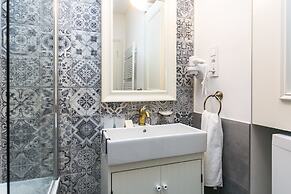 The Old Town Square & Parizska Apartments