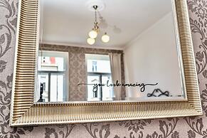 The Old Town Square & Parizska Apartments