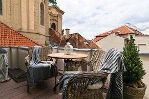 The Old Town Square & Parizska Apartments