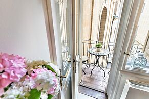 The Old Town Square & Parizska Apartments