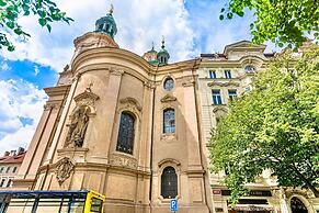 The Old Town Square & Parizska Apartments