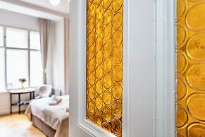 The Old Town Square & Parizska Apartments