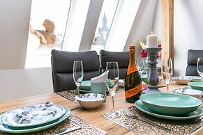 The Old Town Square & Parizska Apartments