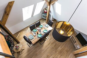 The Old Town Square & Parizska Apartments