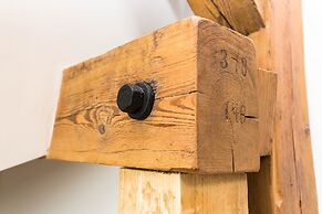 The Old Town Square & Parizska Apartments