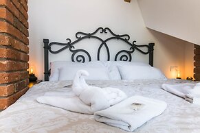 The Old Town Square & Parizska Apartments