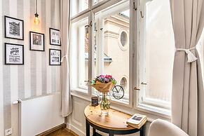 The Old Town Square & Parizska Apartments