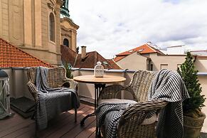 The Old Town Square & Parizska Apartments