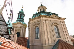 The Old Town Square & Parizska Apartments