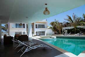 Villa Somone Pied Dans L'eau