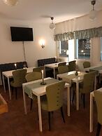 Mälarö Hotell