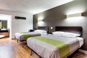 Studio 6 Lagrange, GA