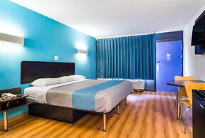 Studio 6 Lagrange, GA