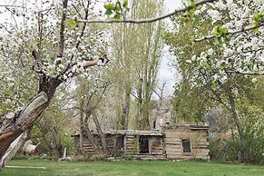 Hidden Canyon Retreat