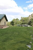 Hidden Canyon Retreat